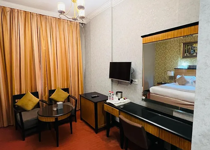 Creek Hotel